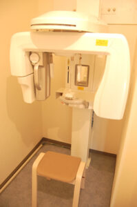 歯科用CTで正確な検査、安全なインプラント治療を行います